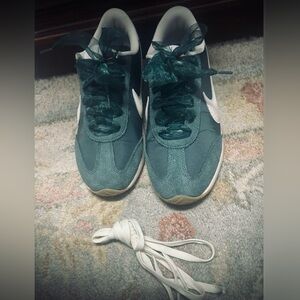 Nike Women’s Pacific Sneaker. Size 8. Two lace options.